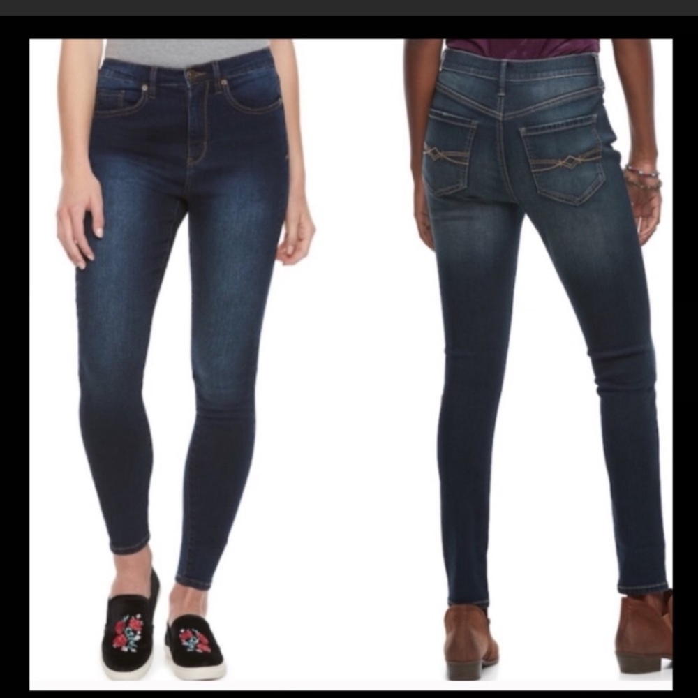 🎉HP🎉 Woman’s Mudd Flx Stretch Jeans